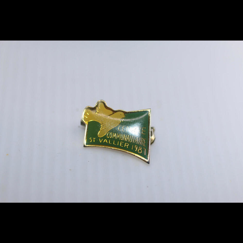 Vintage Brooch Centre Communautaire St-Vallier 1987 Québec